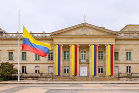 Visiones: El futuro fiscal de Colombia bajo las propuestas de Abelardo de la Espriella e Iván Cepeda